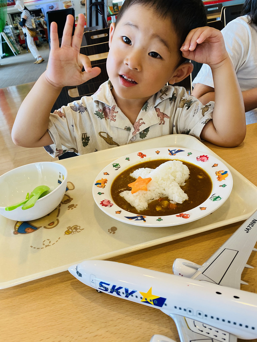 Instagram部門優秀賞(茨城空港賞)「茨城空港で心も満タン！お腹も満タン！」あつみ様